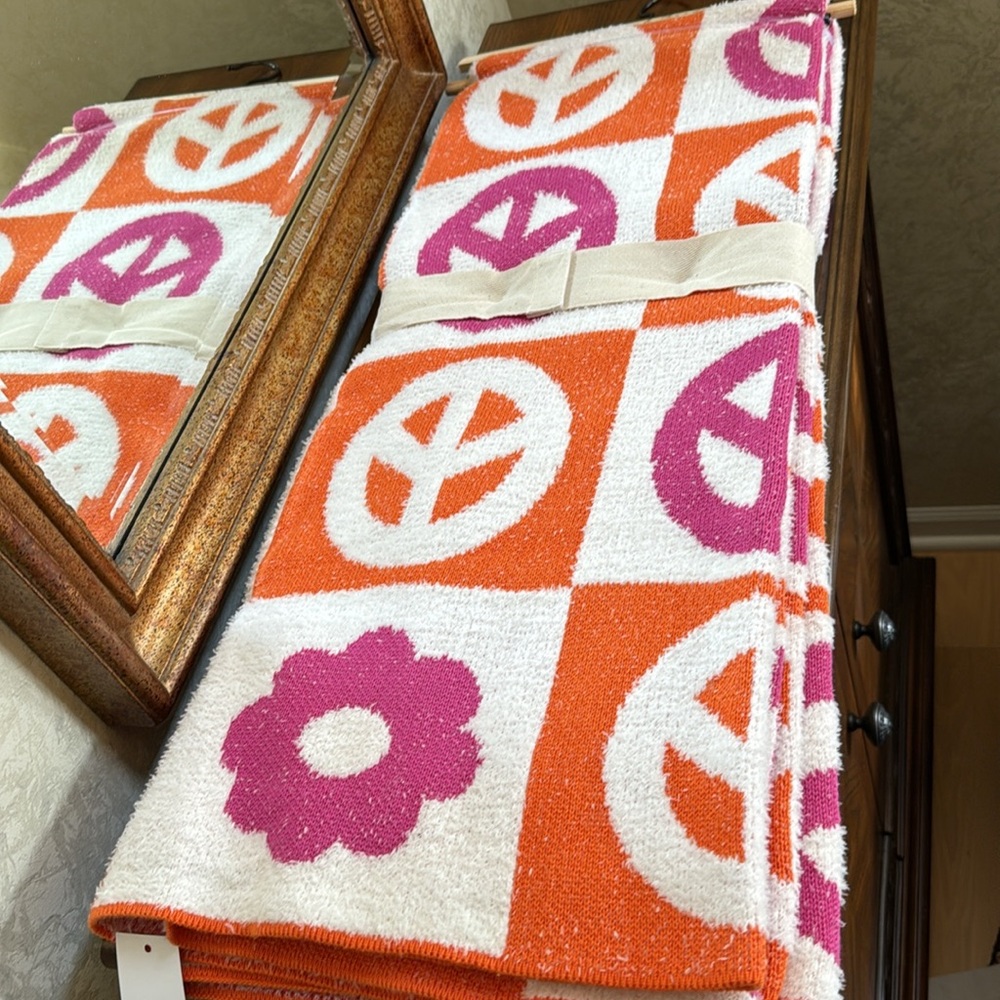 Chelsea & Theodore Peace Symbol & Flower Decrative Throw. Orange Pink & White. - Picture 2 of 13